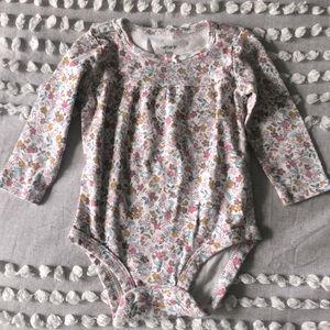 Carter’s floral onesie- 6 mons
